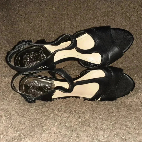 VINCE CAMUTO-INSLO Black Leather Wedge T-Strap - Picture 6 of 7